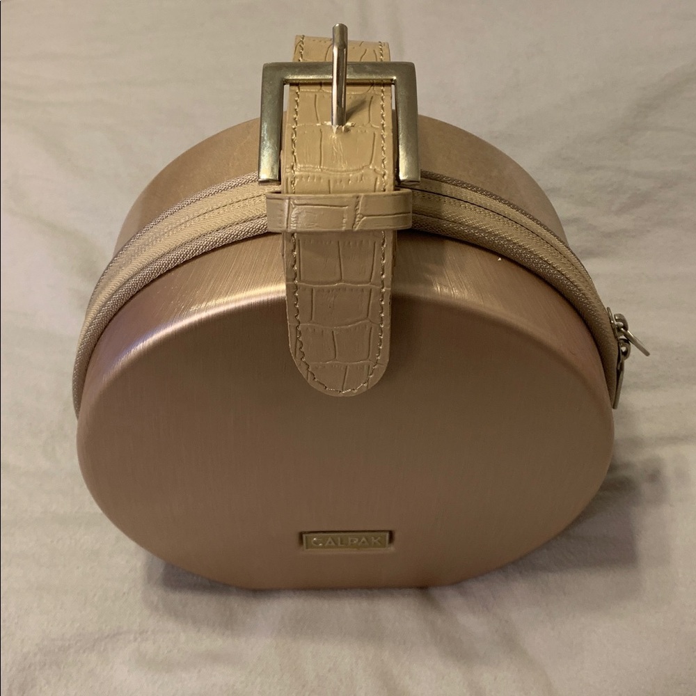 CALPAK Baye Mini Handcase Hat Box in Rose Gold - Picture 7 of 13